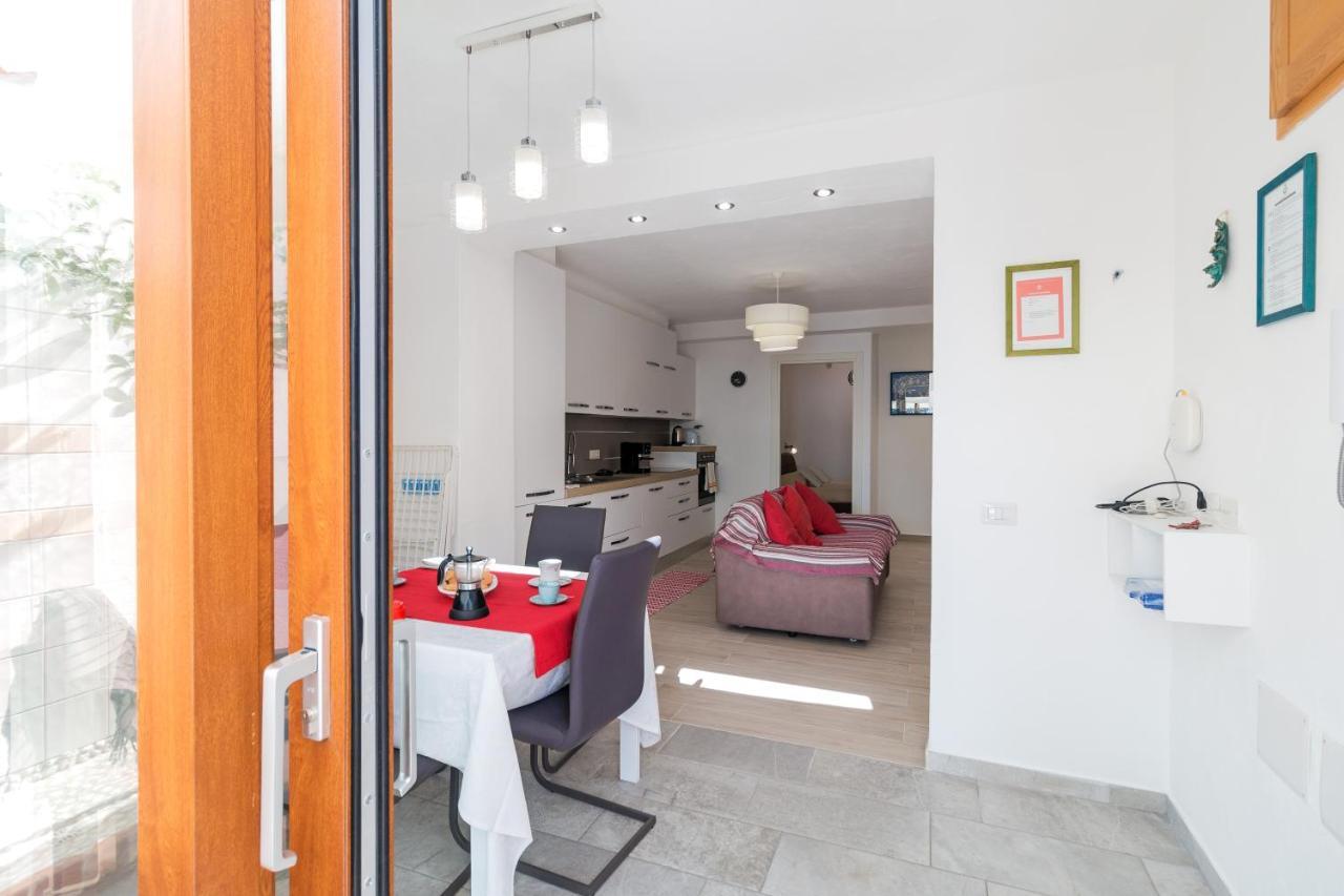 קאלה גונונה Purple Flower Suite Apartment מראה חיצוני תמונה