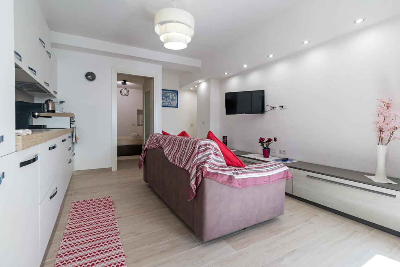 קאלה גונונה Purple Flower Suite Apartment מראה חיצוני תמונה