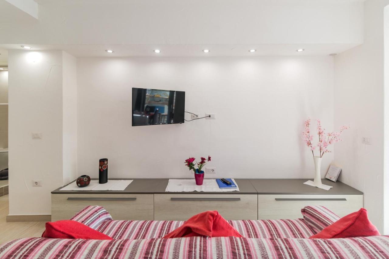 קאלה גונונה Purple Flower Suite Apartment מראה חיצוני תמונה