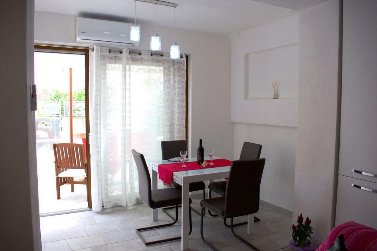 קאלה גונונה Purple Flower Suite Apartment מראה חיצוני תמונה