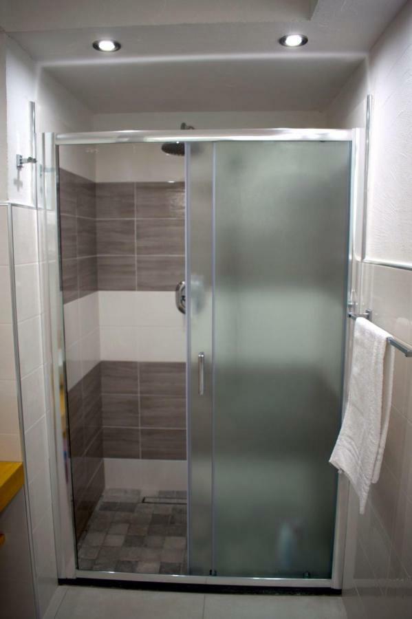 קאלה גונונה Purple Flower Suite Apartment מראה חיצוני תמונה