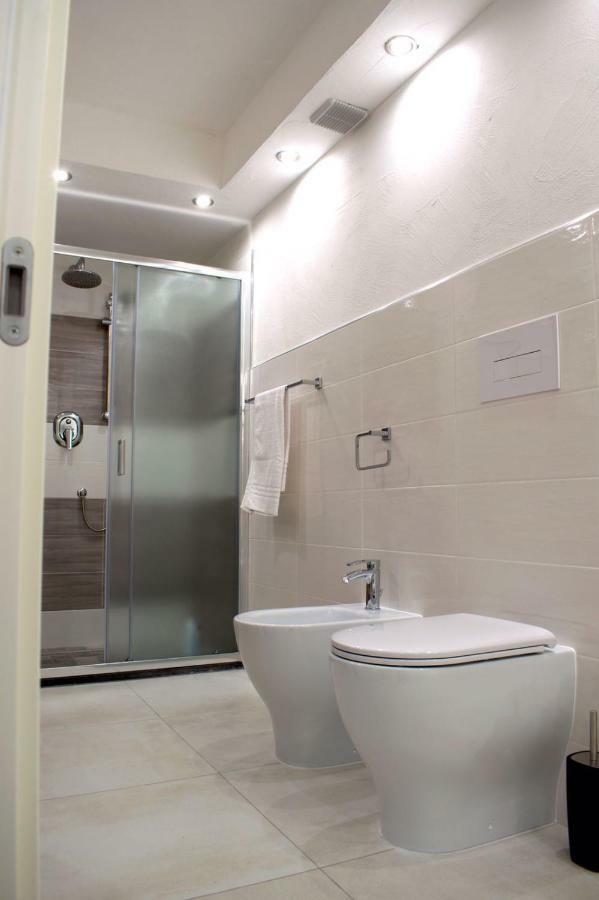 קאלה גונונה Purple Flower Suite Apartment מראה חיצוני תמונה